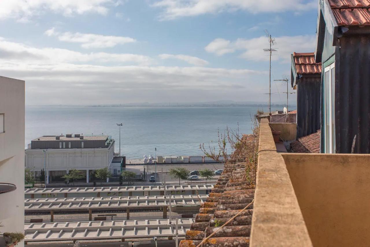 Gorgeous River View In Alfama Lisbon Exterior photo